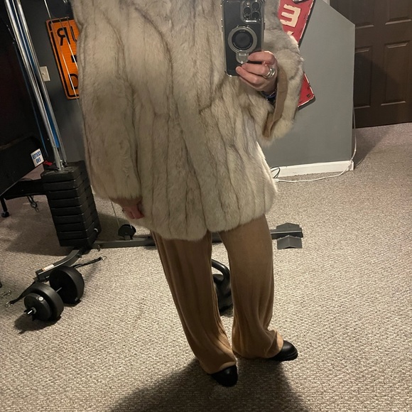 Blue Fox Fur Coat - Picture 6 of 7